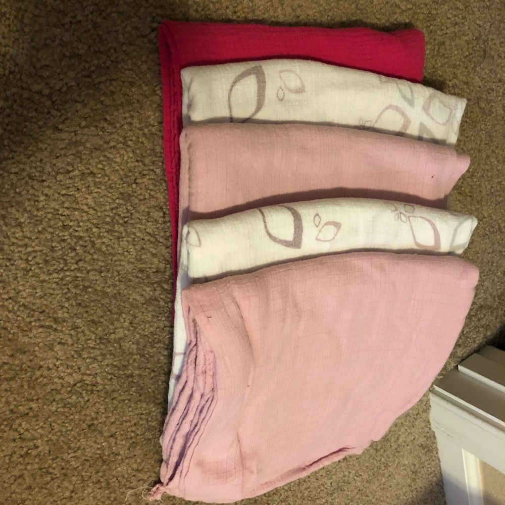 4 Aden and anais swaddle blankets. Bamboo fiber.